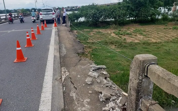 Hai Cầu Câu Lâu Sửa Cùng Lúc, Cấm Ô Tô, Dân Đi Đường Nào? - Ảnh 3.