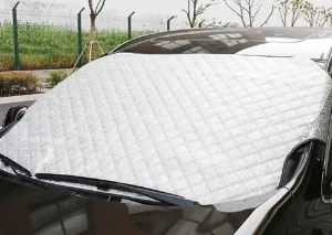 Dùng Tấm Chắn Nắng Kính Lái Ô Tô