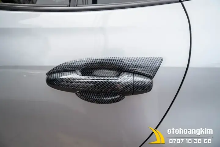 1. Chất Liệu Chén Cửa Ô Tô