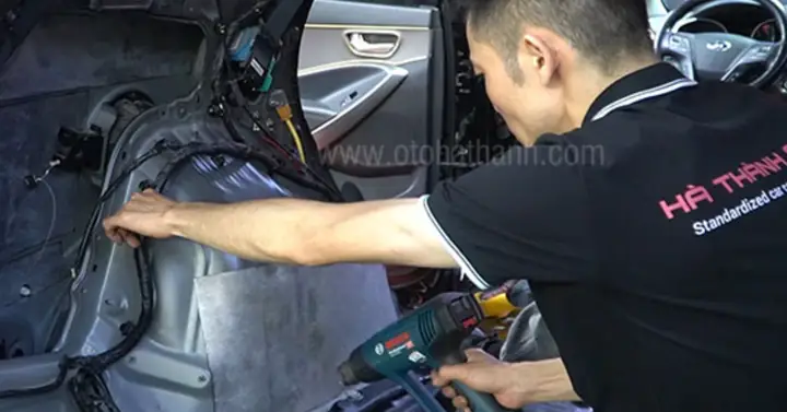 12. Cách Âm Chống Ồn Ô Tô