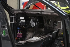 Cận Cảnh Quy Trình Sản Xuất Xe Điện Porsche Taycan - Ảnh 3