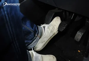 Điều Chỉnh Hành Trình Bàn Đạp Chân Côn