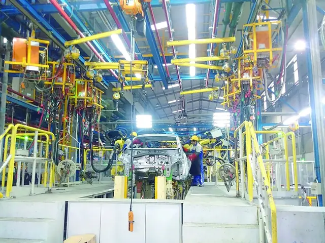 Hoạt Động Sản Xuất Tại Công Ty Cổ Phần Sản Xuất Ô Tô Huyndai Thành Công Việt Nam Ảnh: Hoàng Vinh