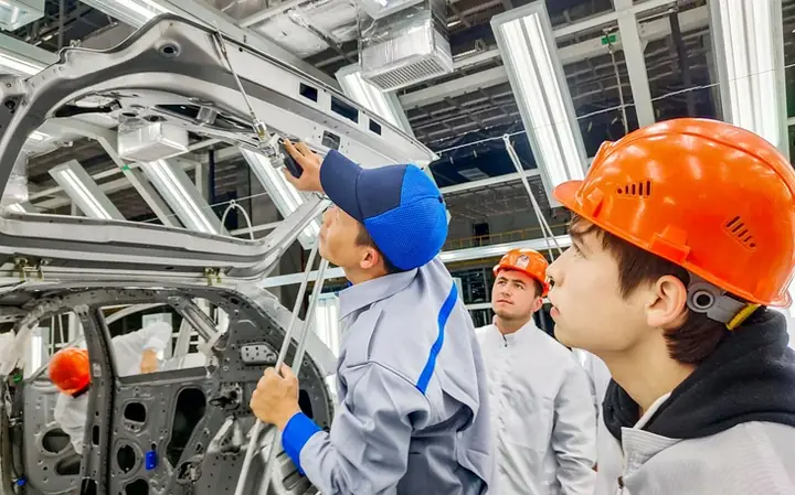 Chính Thức Giảm 50% Lệ Phí Trước Bạ Với Ô Tô Con Từ 1-9 - Ảnh 2.