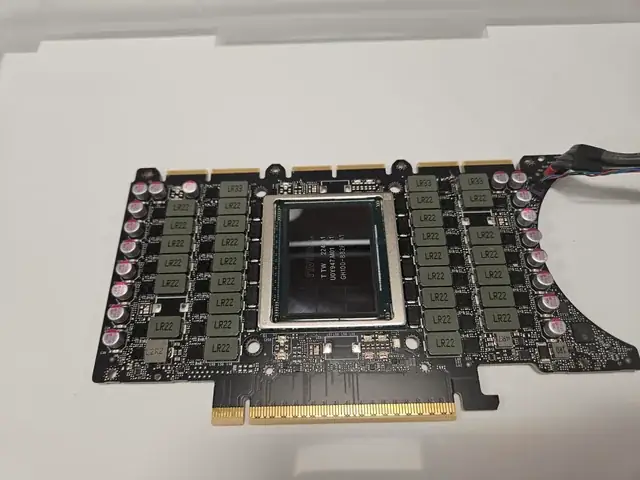 Xử Lý Chíp Trên Mui Xe Ô Tô: Nguyên Nhân & Cách Khắc Phục