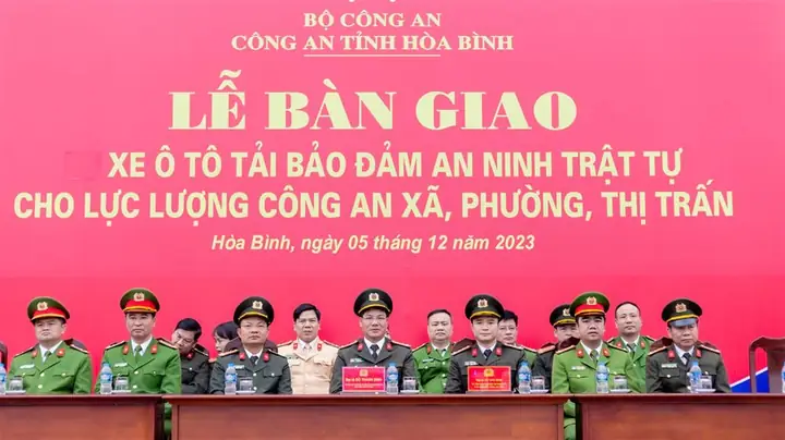 Các Đại Biểu Dự Buổi Lễ. Các Đại Biểu Dự Buổi Lễ.