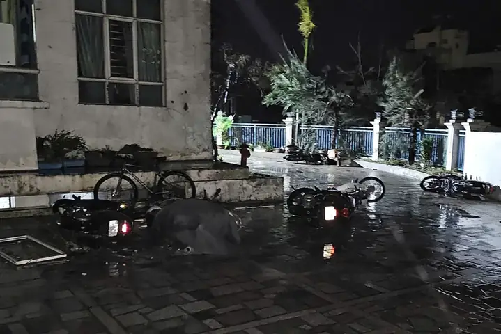 Bão Số 13 Càn Quét, Đắk Lắk, Gia Lai Thiệt Hại Nặng Nề, Căng Mình Ứng Phó Lũ Và Sạt Lở