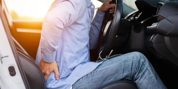 Tại Sao Gối Tựa Lưng Ô Tô Ngày Càng Được Ưa Chuộng? Có Thực Sự Cần Thiết Không?