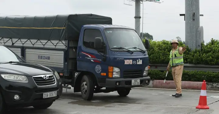 (chinhphu.vn) - Cục Csgt (bộ Công An) Đang Có Kế Hoạch Phân Luồng, Hạn Chế Phương Tiện Đi Về Hướng Tp Hà Nội Để Phục Vụ Lễ Kỷ Niệm 80 Năm Cách Mạng Tháng Tám Và Quốc Khánh 2/9 (a80).