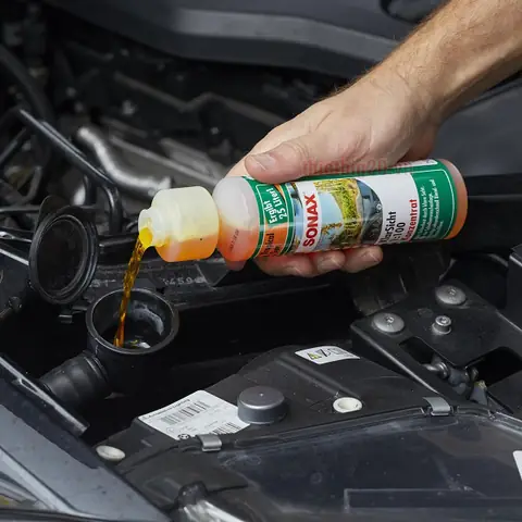 Nước Đổ Gạt Kính Lái Xe Ô Tô Sonax Clearview 1:100 Concentrate - 250ml