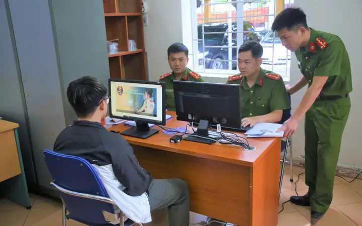 Công An Cấp Xã Sẽ Tiếp Nhận Hồ Sơ Đổi, Cấp Lại Giấy Phép Lái Xe Để Phục Vụ Nhân Dân Ngay Tại Cơ Sở