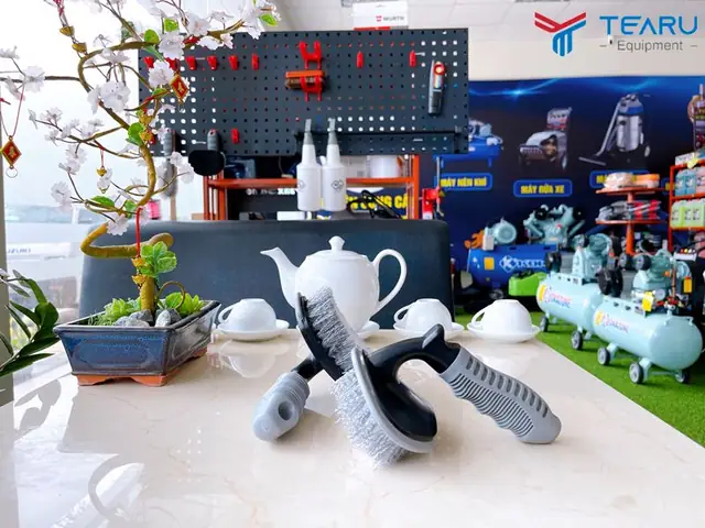 Đặc Điểm Tính Năng Sản Phẩm Bàn Chải Cọ Lốp Ô Tô Xe Máy Chuyên Dụng