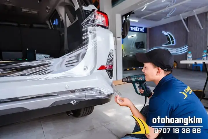 Dán Keo Trong Hay Dán Ppf Bảo Vệ Ô Tô?