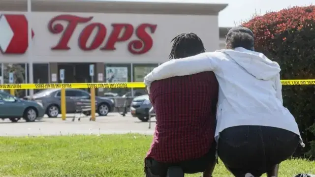 Cố Tình Lao Vào Xe Ô Tô Tự Tử: Chủ Xe Chịu Trách Nhiệm Pháp Lý Gì?