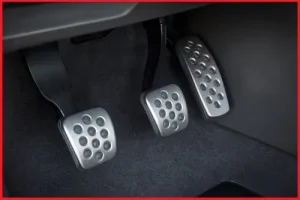 Những Điều Cần Biết Về Cách Sử Dụng Côn Xe Ô Tô