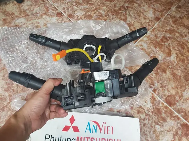 4.địa Điểm Mua Công Tắc Pha Cốt Và Gạt Mưa Xe Mitsubishi Attrage Uy Tín, Giá Rẻ, Chính Hãng
