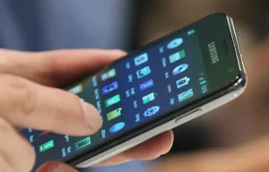 10-do-vat-khong-nen-de-trong-cop-xe-o-to-1