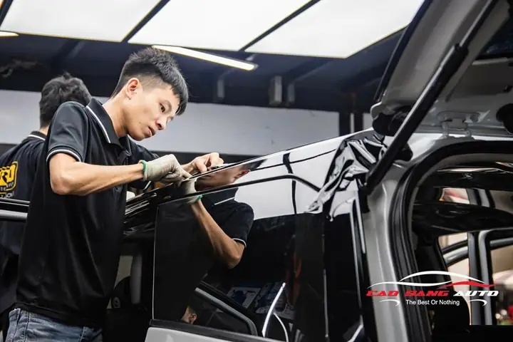 Dán Nóc Đen Xe Toyota Fortuner? Ưu Điểm Khi Dán Nóc Đen