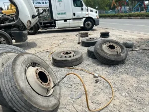 Vá Vỏ Lưu Động 24/24 Phú Giáo – Bình Dương | Cứu Hộ Lốp Nhanh – Nơi Nơi – Uy Tín