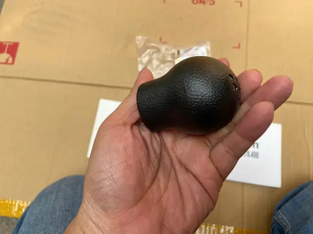 Một Số Lưu Ý Phân Biệt Loại Hàng Xịn, Rẻ Khi Chọn Mua Củ Số, Nắm Đấm Đi Số Xe Mitsubishi Xpander