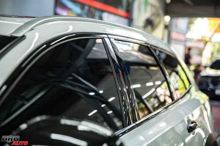 Dán Decal Xe Ô Tô Là Gì