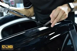 Kia Morning - Dòng Xe Nhỏ Gọn Và Tiện Ích, Là Sự Lựa Chọn Phổ Biến Trong Phân Khúc Xe Đô Thị. Để Tạo Điểm Nhấn Và Nâng Tầm Phong Cách Cho Chiếc Xe Này, Việc Dán Nóc Đen Và Sử Dụng Decal Cao Cấp Bóng Như Sơn Là Một Ý Tưởng Đáng Xem Xét.