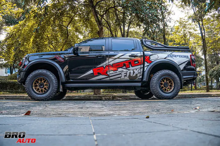 Dán Decal Xe Ô Tô Có Những Lợi Ích Gì ?