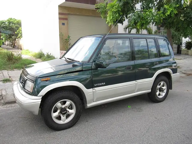 Ngoại Thất Suzuki Vitara 2005