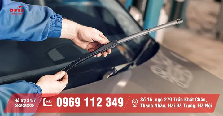 10. Cần Gạt Mưa Và Nước Rửa Kính