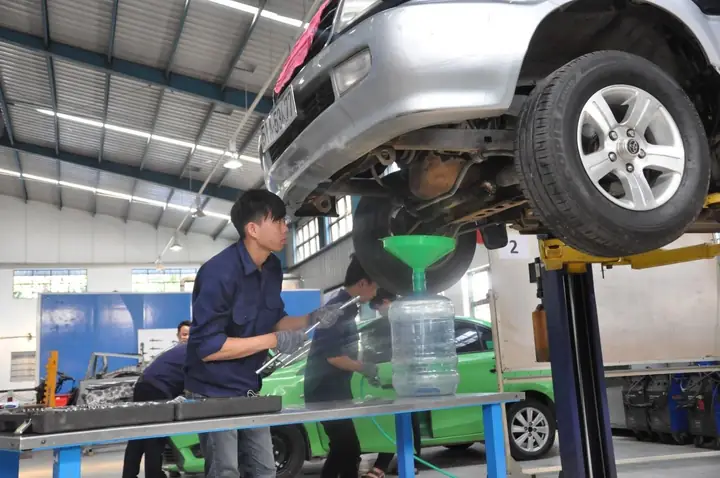 Đao Tao Giám Đinh Xe Ô Tô