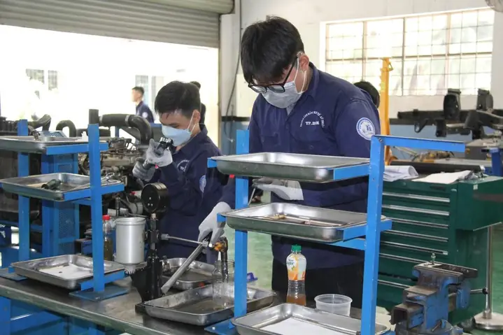 Đao Tao Giám Đinh Xe Ô Tô