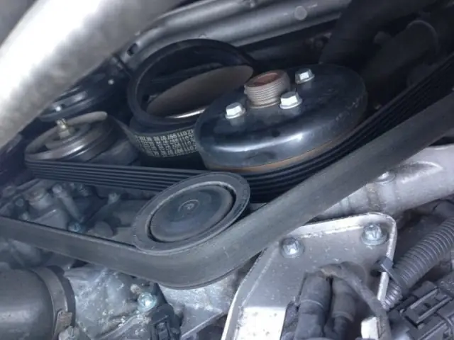 Dây curoa xe Mercedes Sprinter là gì và chức năng cốt lõi