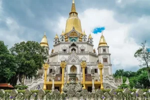 Khám Phá Chùa Bửu Long - “tiểu Thái Lan” Giữa Quận 9