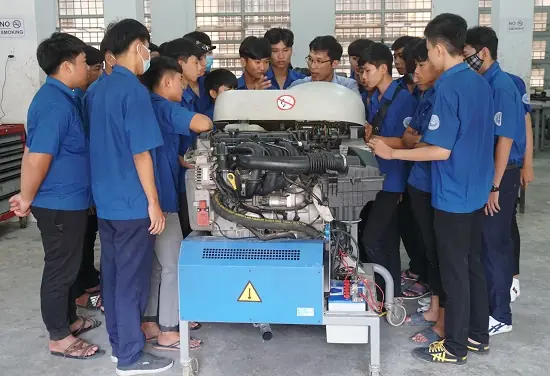 Theo Dõi Báo Tây Ninh Trên(btno) -cũng Như Các Trường Dạy Nghề Khác Trong Cả Nước, Trường Cao Đẳng Nghề Tây Ninh (phường 3, Tp Tây Ninh) Bước Vào Năm Học Mới Với Niềm Vui Khi Việc Tuyển Sinh Học Viên, Sinh Viên Vượt Chỉ Tiêu Trên Giao. Tuy Nhiên, Trường Lại Đang Đối Diện Với Tình Trạng Thiếu Giáo Viên Dạy Nghề Sửa Chữa Ô Tô.