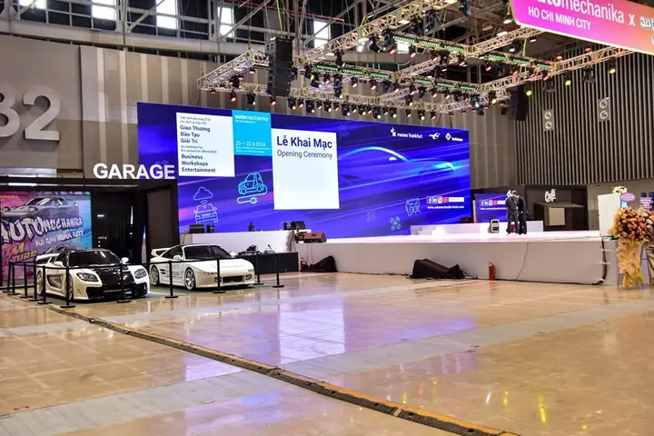 Sự Kiện “thi Đấu Âm Thanh Xe Hơi Chuyên Nghiệp Emma 2024” - Một Sân Chơi Sôi Động Dành Cho Những Người Đam Mê Âm Thanh Và Tốc Độ Đã Diễn Ra Thành Công Và Tốt Đẹp. Từ Ngày 20 Đến 22 Tháng 6, Tp.hcm Sẽ Trở Thành Điểm Hẹn Của 60 Chiếc Xe Hơi Và Mô Tô Phân Khối Lớn, Tất Cả Đều Được Trang Bị Hệ Thống Âm Thanh Hàng Đầu, Mang Đến Những Trải Nghiệm Âm Thanh Sống Động Và Chân Thực Nhất.