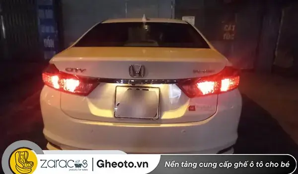 Quên Tắt Đèn Pha