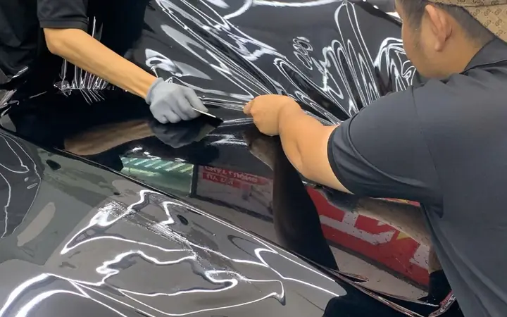 Quy Trình Dán Nóc Đen Xe Tại Amika Nam Định