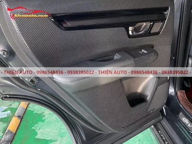 Dán Decal Carbon Cánh Cửa Là Gì?