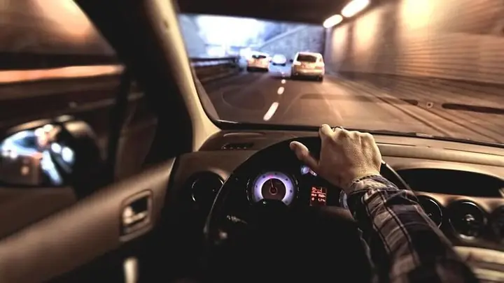 Đèn Hazard Có Phải Là Đèn Ưu Tiên Không?