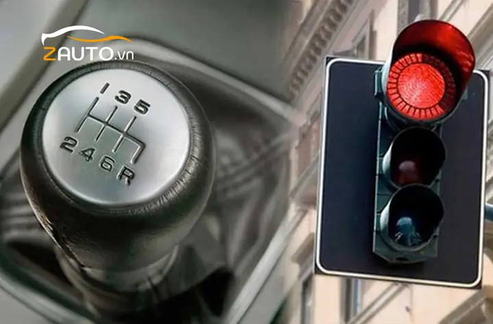 Chuẩn Bị Dừng Đèn Đỏ