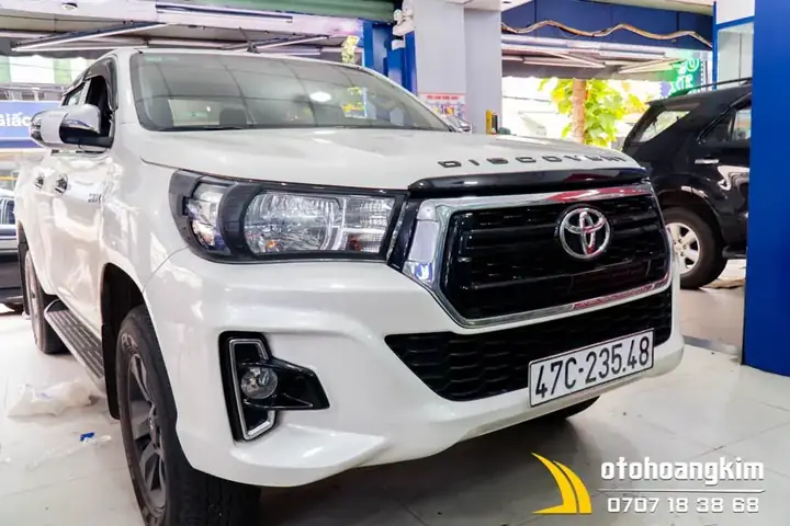 Ưu Điểm Viền Đèn Trước Hilux 2020 Đen