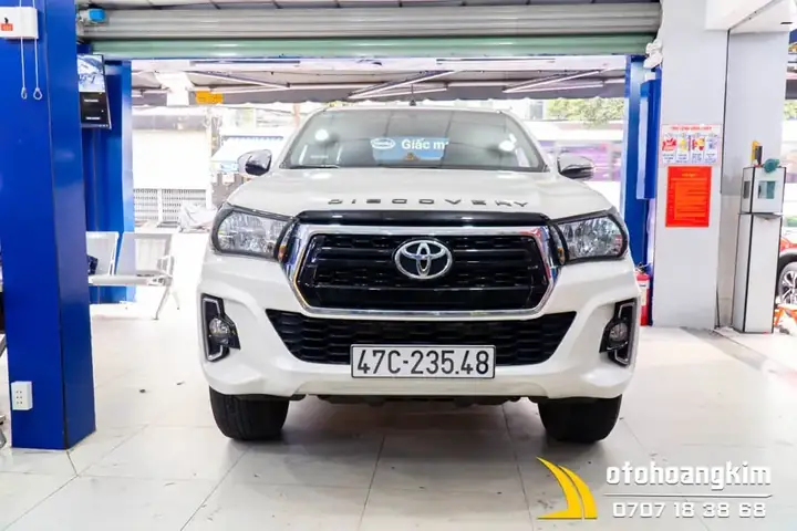 Ưu Điểm Viền Đèn Trước Hilux 2020 Đen