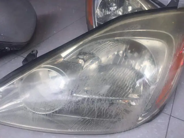 Đèn Ô Tô Bị Mờ