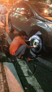 Vá Lốp Ô Tô Nam Từ Liêm Xe Con ,xe Tải 24/24h