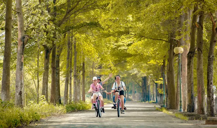 Sáng: Xuất Phát Từ Hà Nội - Khu Du Lịch Đảo Ngọc Xanh - Phú Thọ.