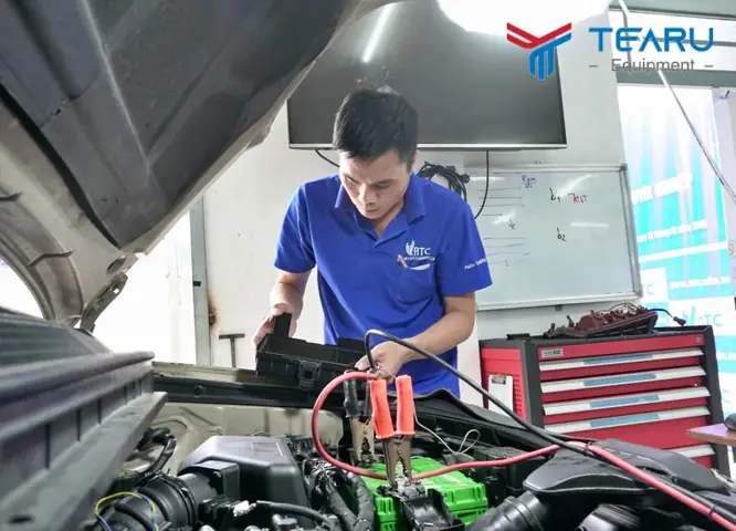 Học Sửa Chữa Ô Tô Cần Học Những Gì?