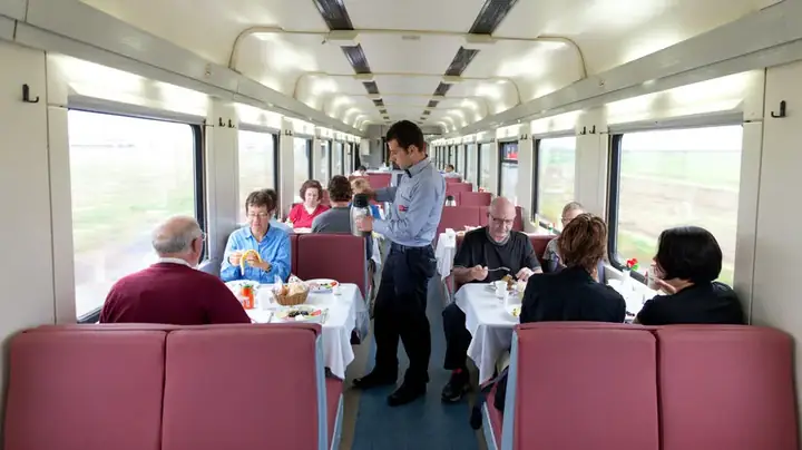 Du Lịch Châu Âu Tự Túc Bằng Tàu