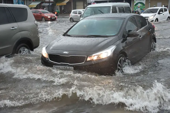 Sử Dụng Đèn Cảnh Báo Và Đèn Chiếu Sáng