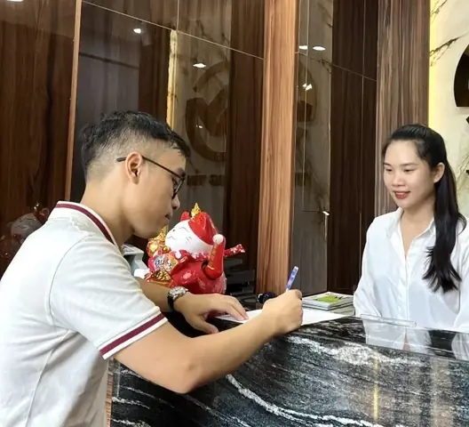Đội Ngũ Chuyên Nghiệp, Tận Tâm