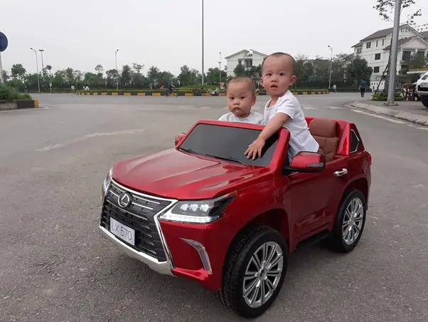 Dòng Xe Ô Tô Điện Trẻ Em Bản Quyền